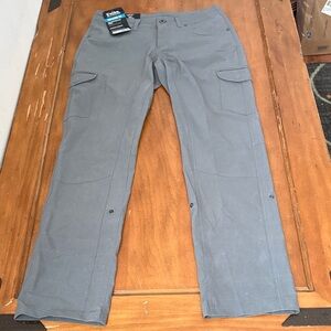 Kuhl NWT Freeflex Roll Up Gray Cargo Pants Size 6